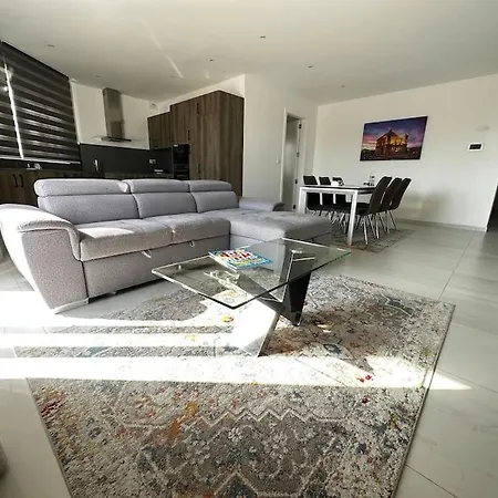 Modern & Cosy Apartment In Marsaxlokk Exterior photo