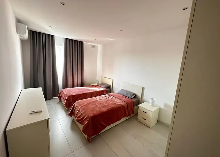 Modern & Cosy Apartment In Marsaxlokk