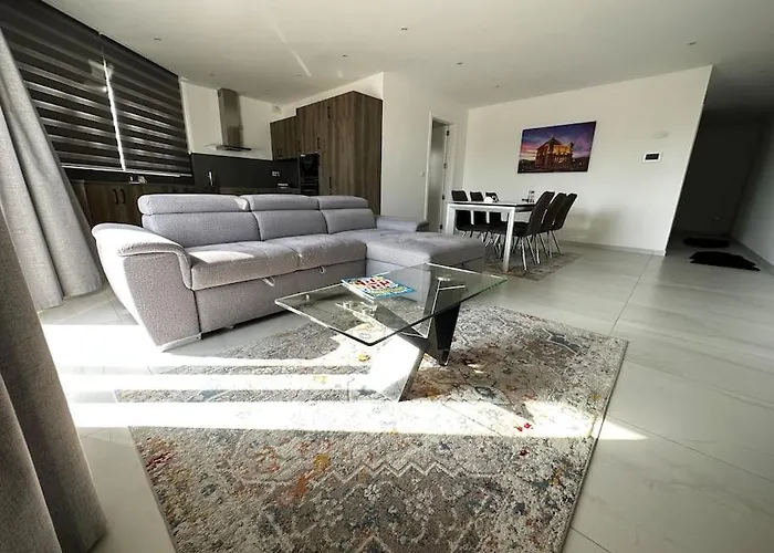 Modern & Cosy Apartment In Marsaxlokk