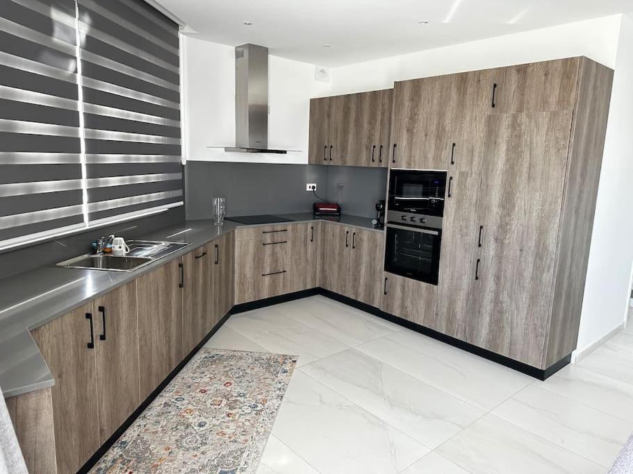 Modern & Cosy In Apartment